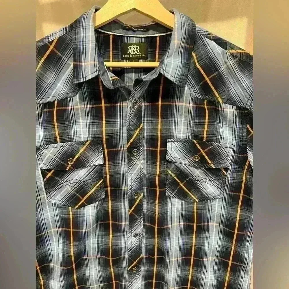 Rock & Republic size large button down blue plaid short sleeve - Picture 3 of 7